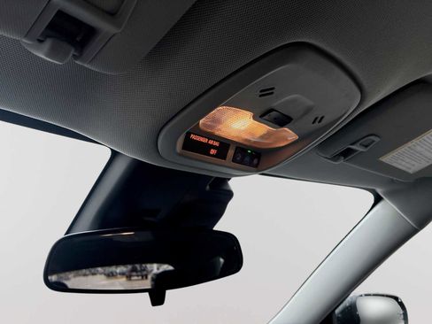 Certified 2024 Chevrolet Trax LT w/ Driver Confidence Package image 34