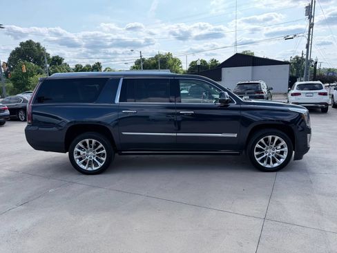 Used 2020 Cadillac Escalade ESV Premium Luxury AWD/4WD image 50