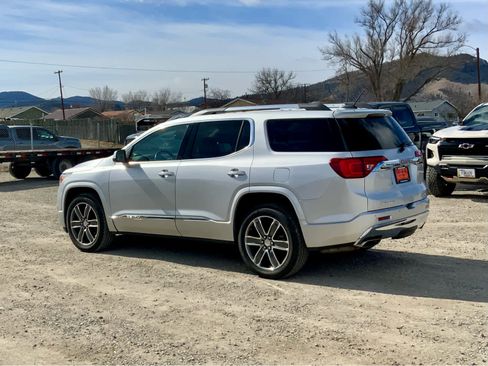 Used 2019 GMC Acadia Denali image 3