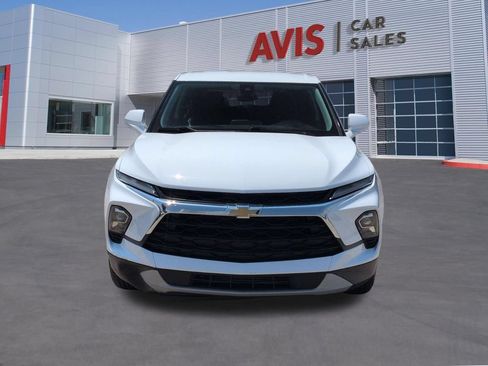 Used 2025 Chevrolet Blazer LT FWD image 2