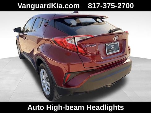 Used 2019 Toyota C-HR XLE image 3