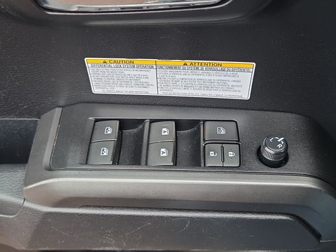 Certified 2020 Toyota Tacoma TRD Off-Road AWD/4WD image 29