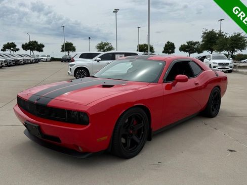 Used 2009 Dodge Challenger R/T RWD image 1