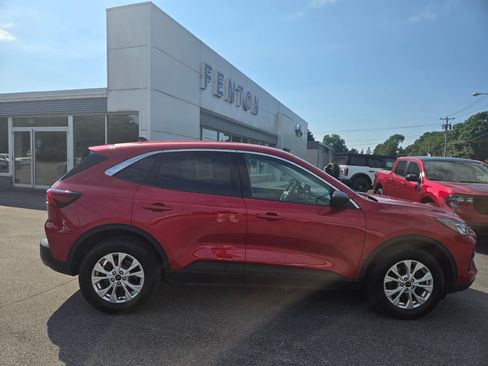 Used 2023 Ford Escape Active AWD/4WD image 2