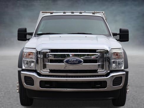 Used 2013 Ford F550 2WD Regular Cab Super Duty w/ Payload Upgrade Pkg image 15