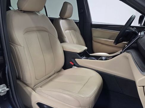 Used 2023 Jeep Grand Cherokee L Limited w/ Luxury Tech Group II RWD image 18