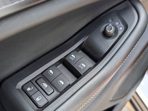 Used 2024 Jeep Grand Cherokee Altitude image 11