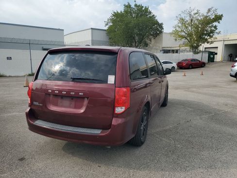 Used 2018 Dodge Grand Caravan SE FWD image 6