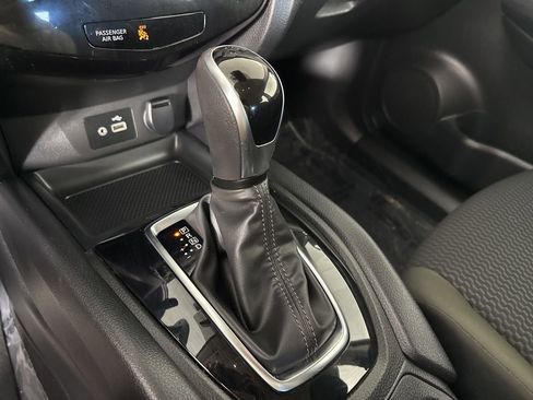 Used 2021 Nissan Rogue Sport S image 18