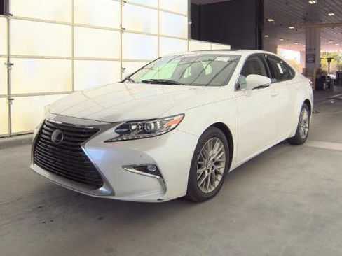 Used 2018 Lexus ES 350 w/ Premier Package image 1