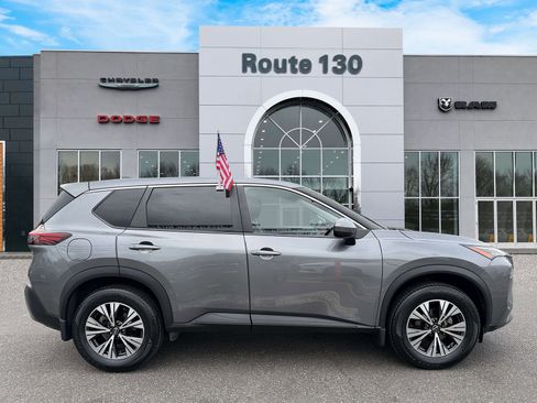 Used 2023 Nissan Rogue SV AWD/4WD image 3