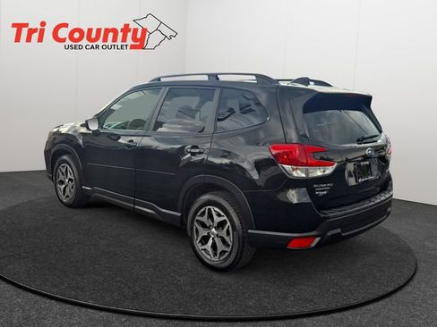 Used 2020 Subaru Forester Premium AWD/4WD image 6