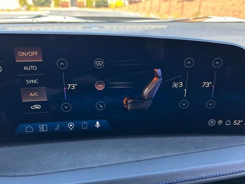 Used 2024 Cadillac XT4 Sport w/ Cold Weather Package image 31