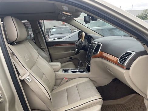 Used 2011 Jeep Grand Cherokee Overland image 22