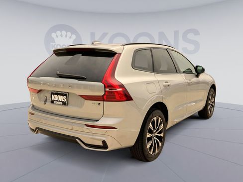 New 2025 Volvo XC60 B5 Core w/ Climate Package image 7