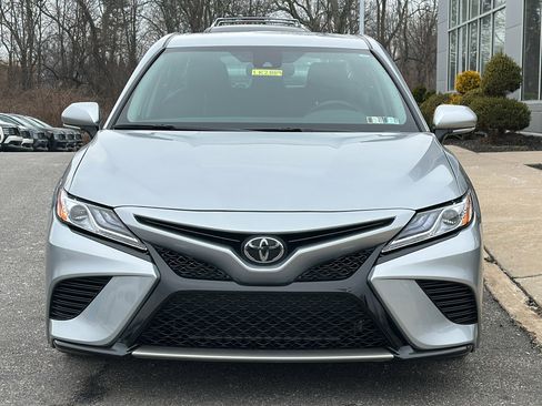 Used 2020 Toyota Camry XSE image 3