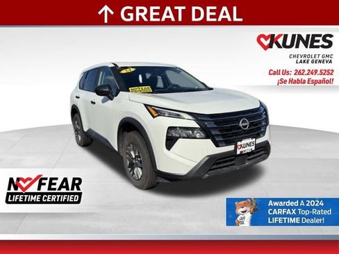 Used 2024 Nissan Rogue S image 1