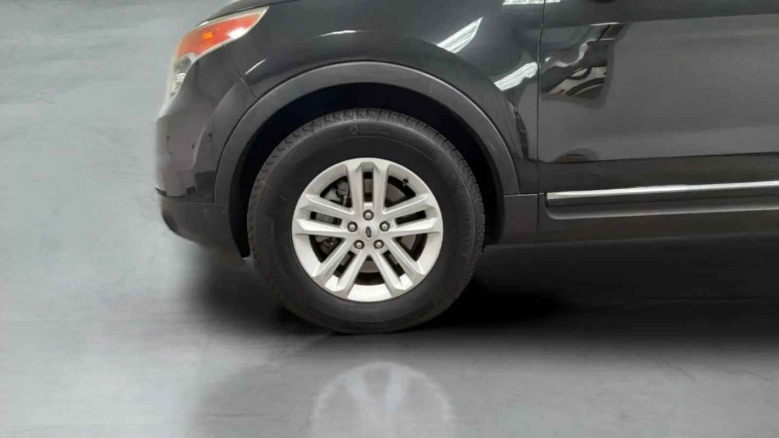 Used 2015 Ford Explorer XLT FWD image 29