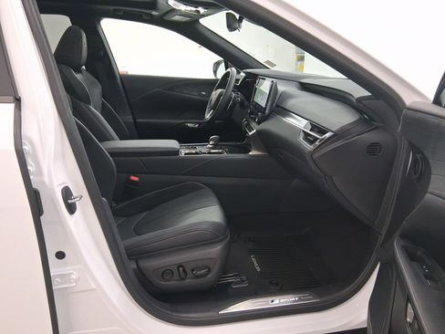 Used 2024 Lexus RX 500h F Sport image 34