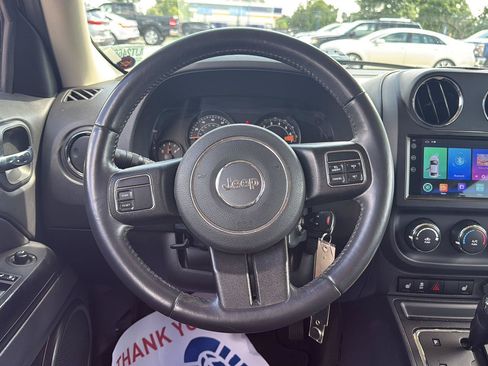 Used 2016 Jeep Patriot High Altitude FWD image 12