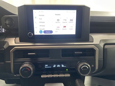 Used 2024 Toyota Tacoma SR5 AWD/4WD image 28