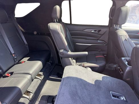 Certified 2024 Chevrolet Traverse RS w/ LPO, Floor Liner Package image 18