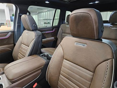 New 2026 GMC Acadia Denali Ultimate w/ LPO, Floor Liner Package image 14