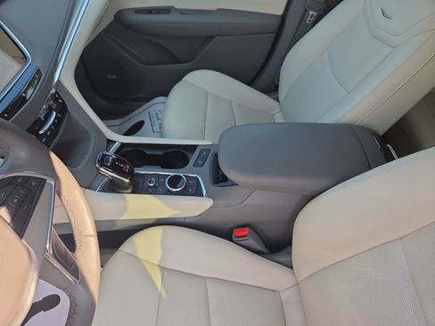 Used 2021 Cadillac XT5 Premium Luxury FWD image 23