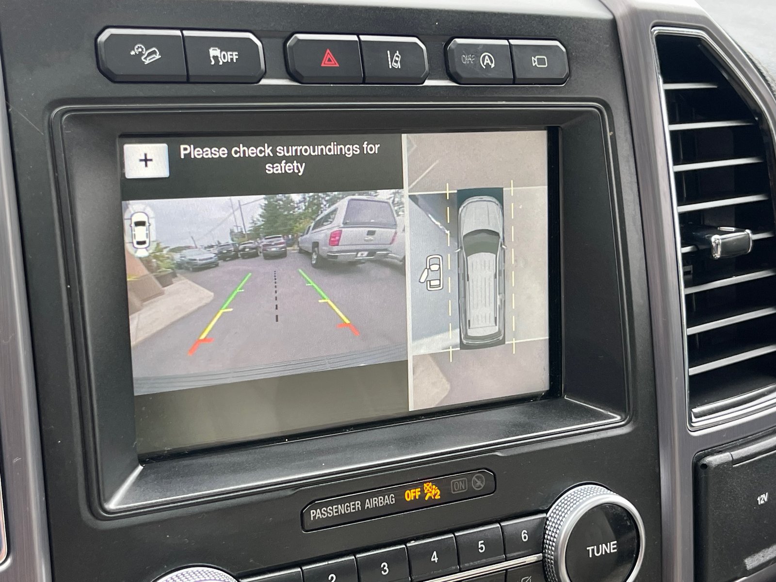 Used 2018 Ford Expedition Max Platinum AWD/4WD image 33