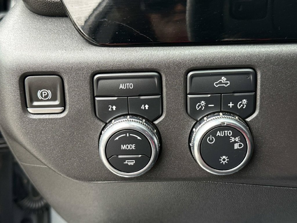 Used 2023 GMC Sierra 1500 SLE w/ Preferred Package AWD/4WD image 41