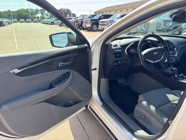 Used 2014 Chevrolet Impala LTZ FWD image 9