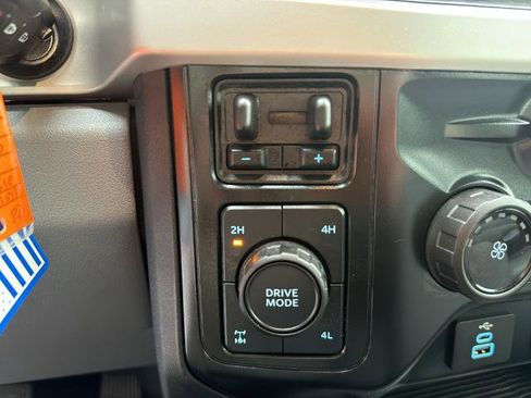 Certified 2025 Ford F350 XL w/ XL Chrome Package image 30