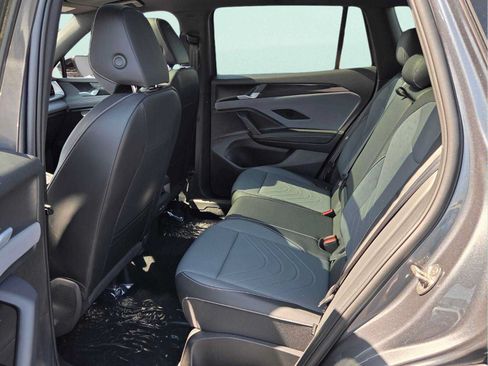 New 2026 Volkswagen Tiguan SE R-Line FWD image 10