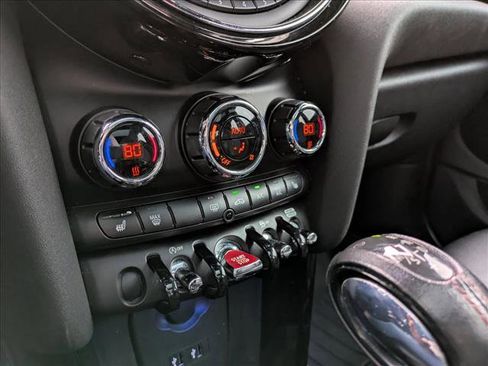 Used 2019 MINI Cooper S image 11