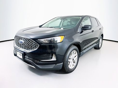 Used 2023 Ford Edge SEL image 3