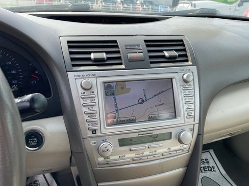 Used 2011 Toyota Camry XLE w/ SE/XLE Extra-Value Pkg image 13