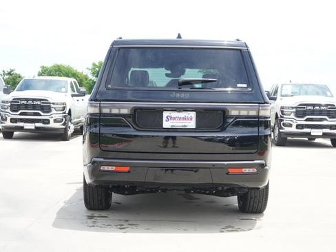 New 2026 Jeep Grand Wagoneer Limited AWD/4WD image 8