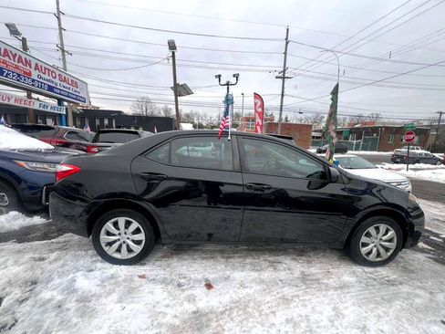 Used 2016 Toyota Corolla LE image 12