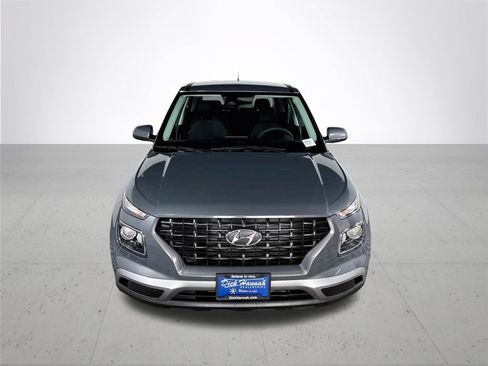 Used 2024 Hyundai Venue SE FWD image 3