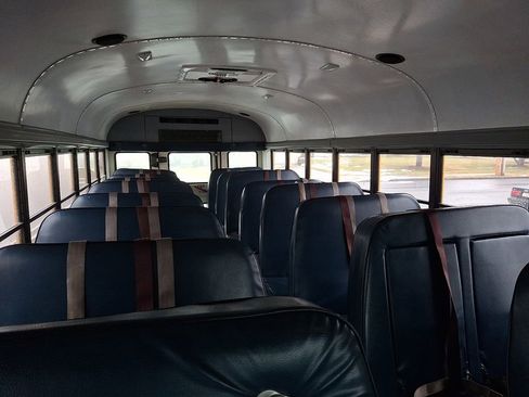 Used 2005 Chevrolet Kodiak C5500 2WD Regular Cab image 11