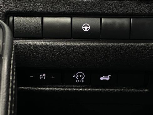 Certified 2025 Nissan Rogue SV image 14