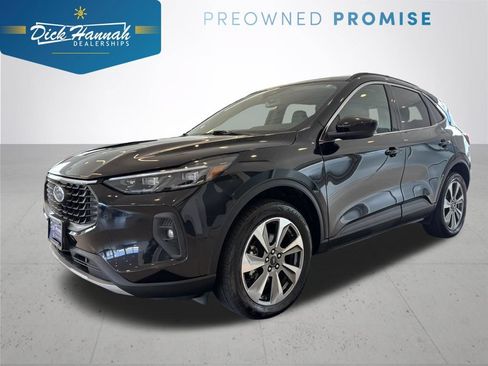 Used 2025 Ford Escape Platinum AWD/4WD image 1