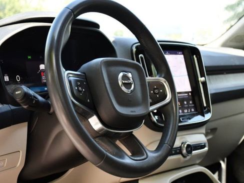 Used 2023 Volvo XC40 B5 Plus w/ Driver Assist Package AWD/4WD image 10