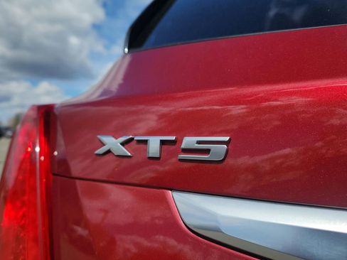 Used 2017 Cadillac XT5 Platinum AWD/4WD image 34