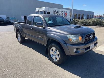 Used 2011 Toyota Tacoma 4x4 Access Cab V6 w/ TRD Sport Pkg