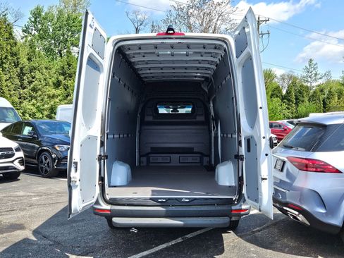 New 2024 Mercedes-Benz eSprinter 170 Cargo image 29