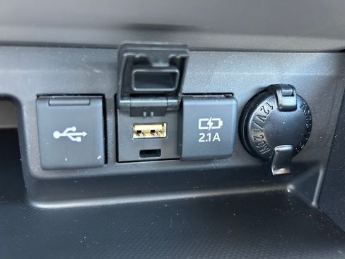 Certified 2021 Toyota Highlander Platinum AWD/4WD image 33