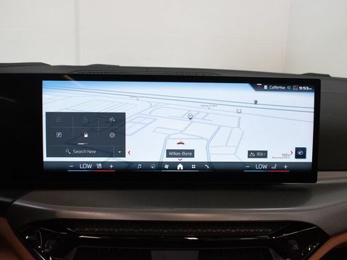 Used 2025 BMW M440i Convertible RWD image 17