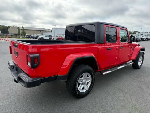 Used 2021 Jeep Gladiator Sport image 10