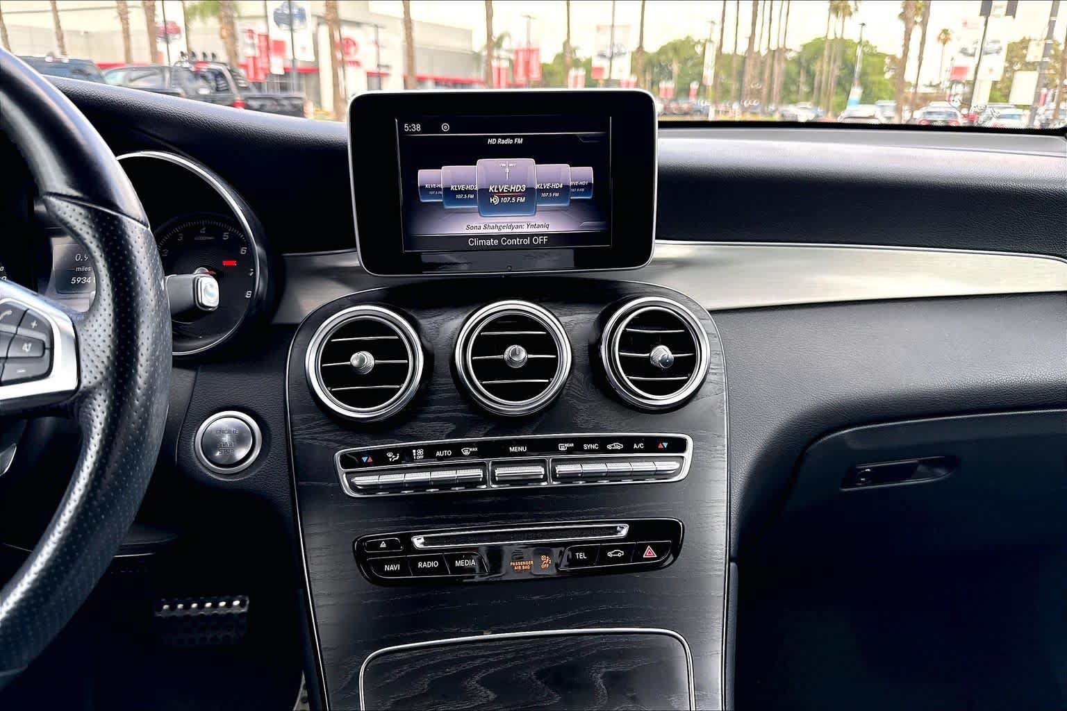 Used 2019 Mercedes-Benz GLC 300 4MATIC Coupe image 32